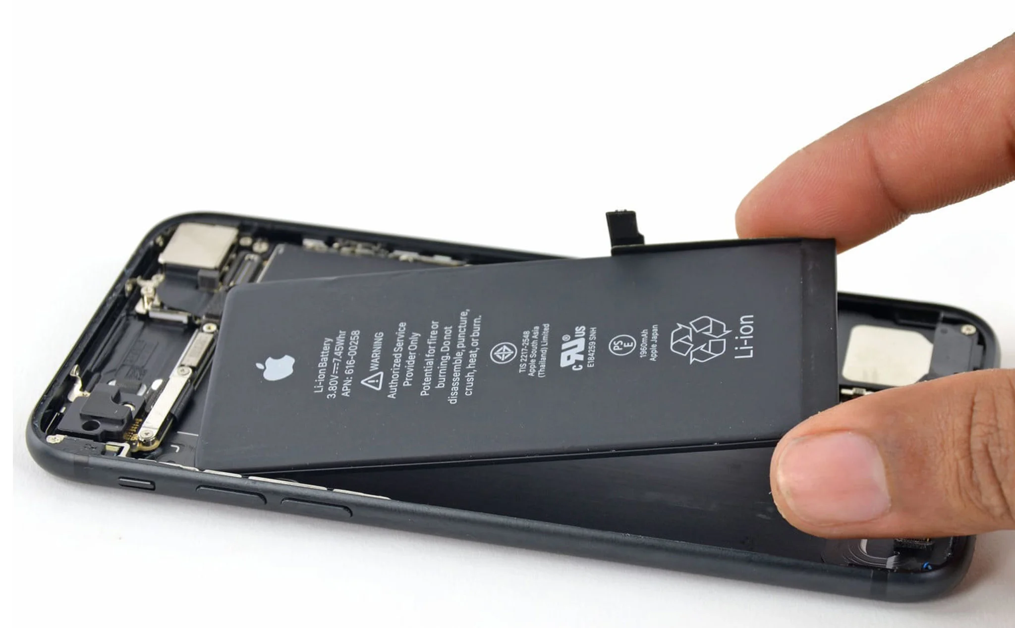 Khi nào iPhone thực sự cần thay pin dù chỉ số vẫn báo trên 80%?
